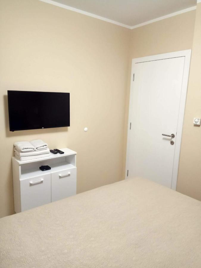 Apartment Cherry Gold ซเรนยานิน ภายนอก รูปภาพ