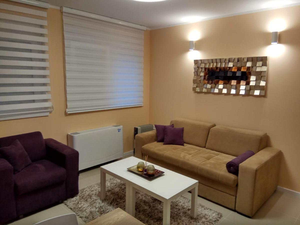 Apartment Cherry Gold ซเรนยานิน ภายนอก รูปภาพ